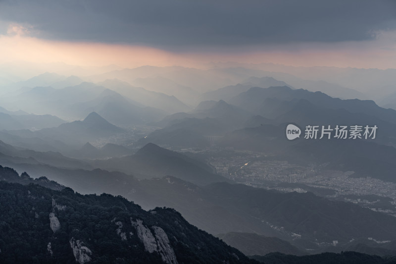 河南洛阳栾川老君山大山山脉特写