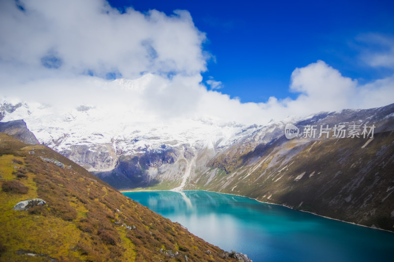 西藏山南山水自然风景