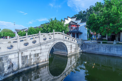 广州南沙蒲洲花园河流石拱桥传统中式建筑