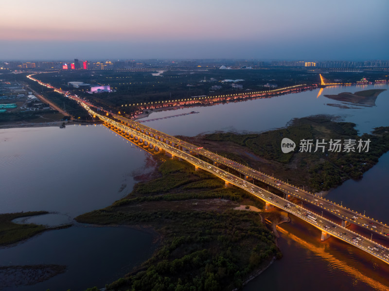 航拍黄昏时哈尔滨松花江大桥