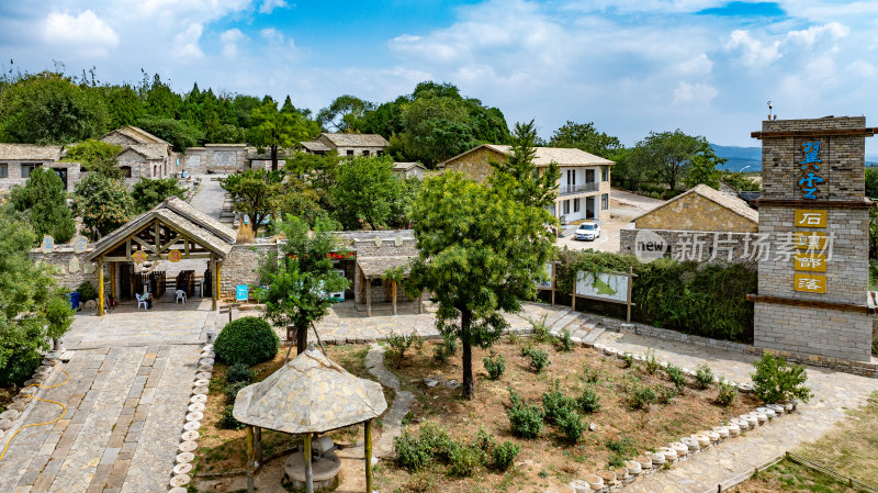 山亭石板房风景区