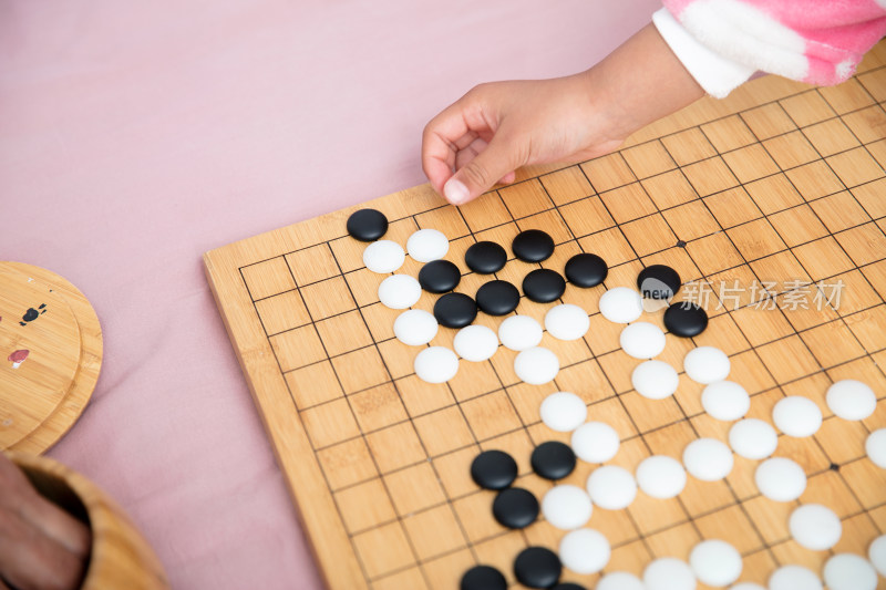 棋盘上下围棋休闲游戏