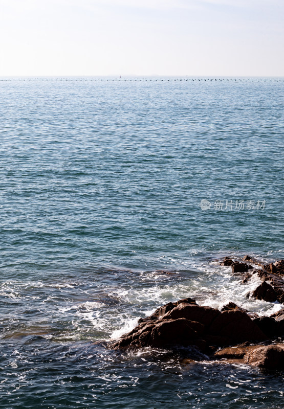 山东青岛第三海水浴场海滨海岸海滩海天景观