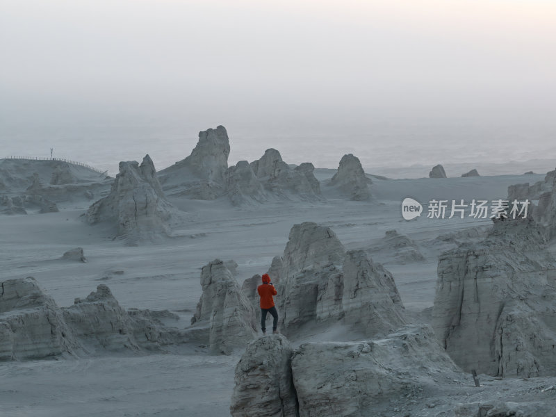 青海海西州俄博梁无人区戈壁滩上的奇特地貌