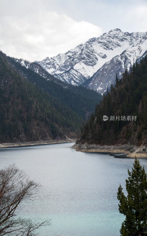 九寨沟长海彩池雪山风光