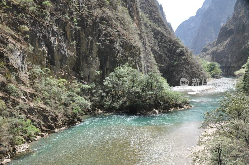 香格里拉峡谷风光