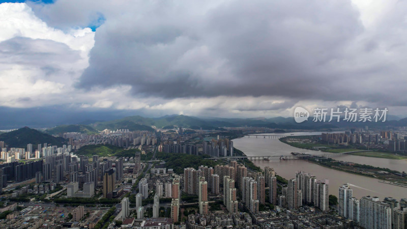 城市蓝天乌云高楼建筑温州航拍