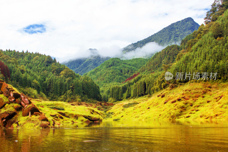 风景湖泊雅女湖