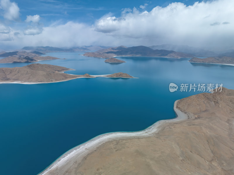 西藏山南羊卓雍措圣湖神湖蓝色高空航拍