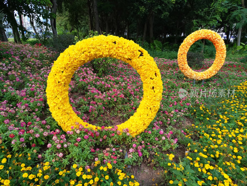 城市公园中花坛景观