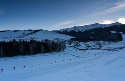 新疆白哈巴村清晨雪景