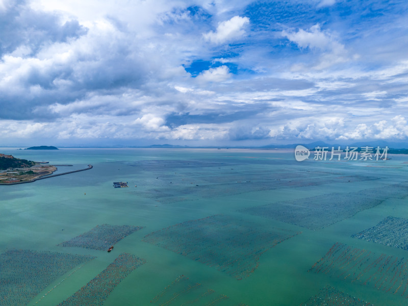 蓝色海洋大海岛屿自然风光航拍图