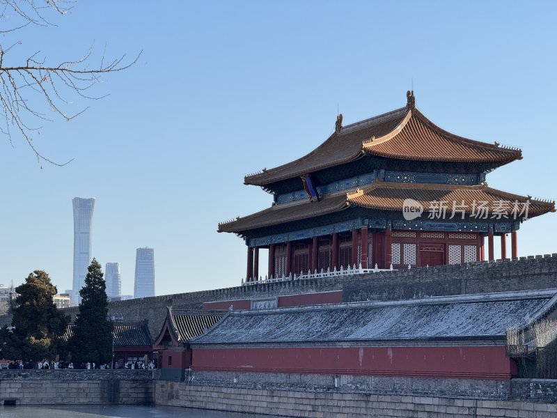 北京故宫神武门和中国尊同框