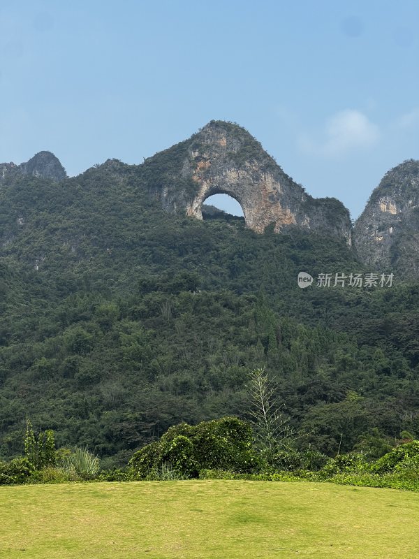 广西省桂林市阳朔县月亮山