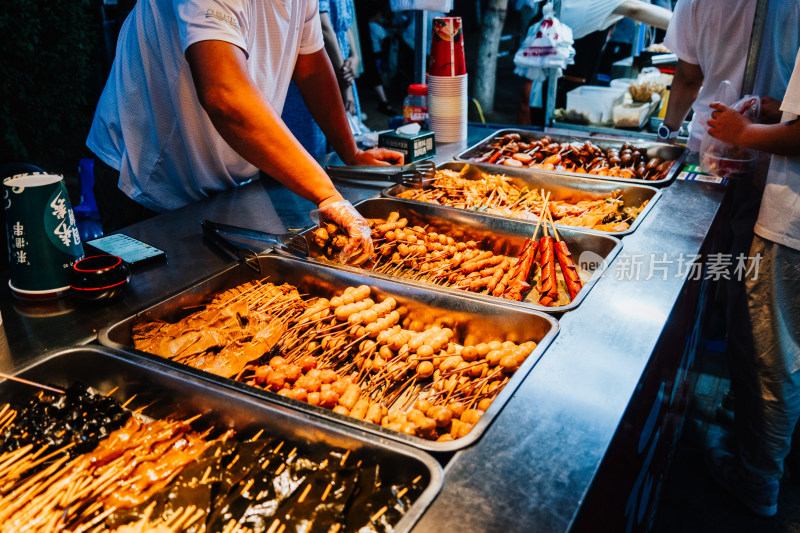 东营鸿港夜市美食街