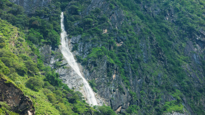 丽江虎跳峡高路徒步