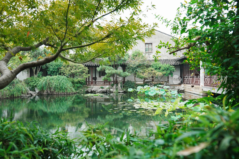 苏州园林艺圃响月廊