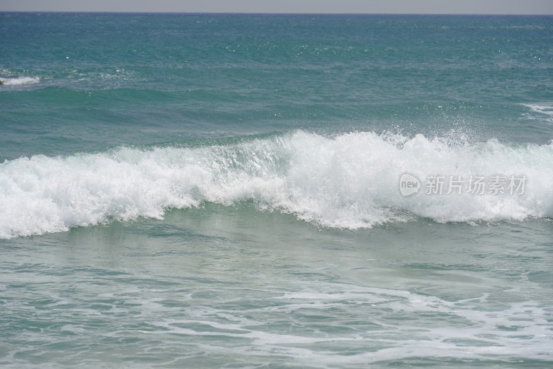 海南三亚万宁日月湾海浪