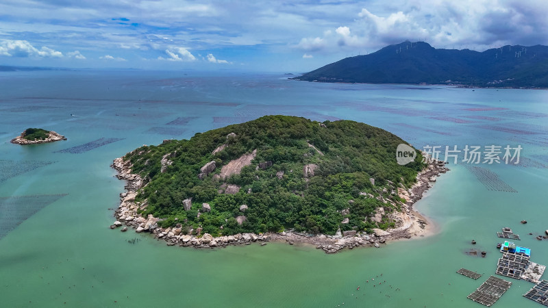 海上岛屿海岛大海海洋风光航拍图