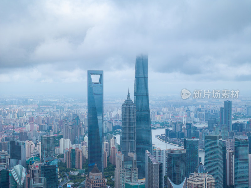 上海台风暴风雨来临前黑云压城航拍