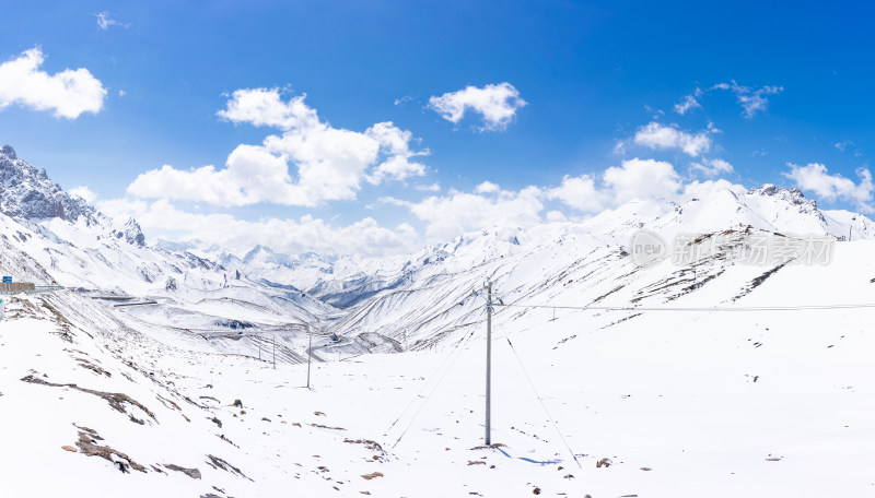 雪山蓝天自然风光