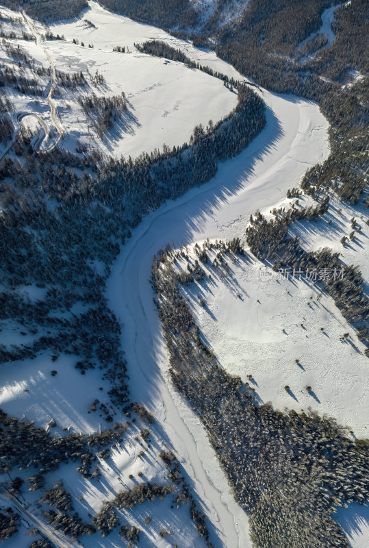 新疆北疆阿勒泰喀纳斯冬季雪景童话世界航拍