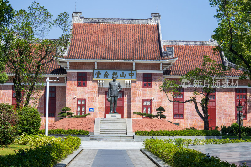 白昼时候的惠州市中山公园中山纪念堂