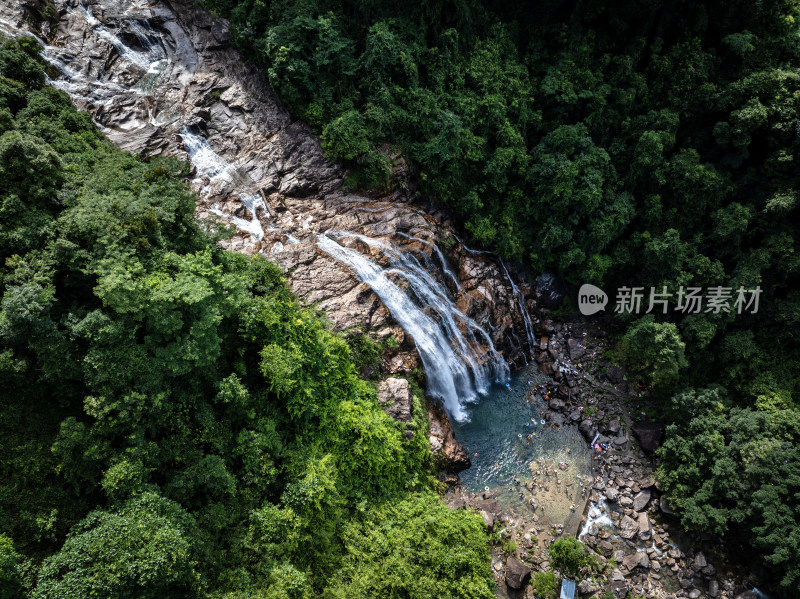 中国广东省清远市佛冈县高镇村观音山瀑布