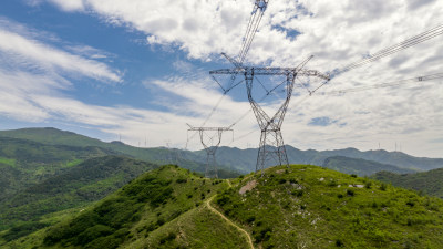 天空大山电力电塔电业输变电线路