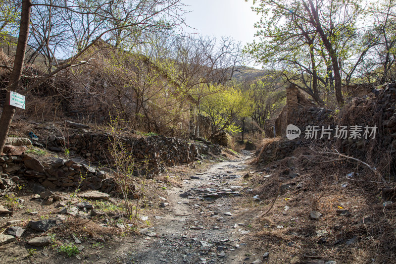 北京门头沟玉河古道上的废弃村庄