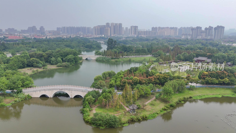 航拍四川眉山东坡城市湿地公园