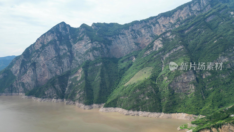 航拍湖北宜昌秭归县牛肝马肺峡长江风光