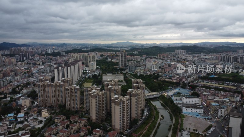 航拍广东省东莞市清溪镇风雨欲来城市风光