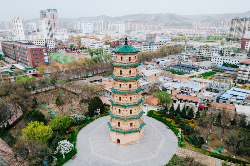 平凉市宝塔公园延恩寺塔