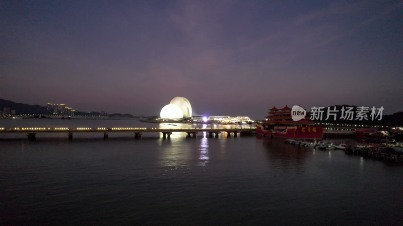 广东珠海日月贝大剧院夜景灯光航拍图