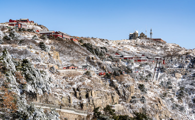 山东泰安泰山风景区雪景自然景观