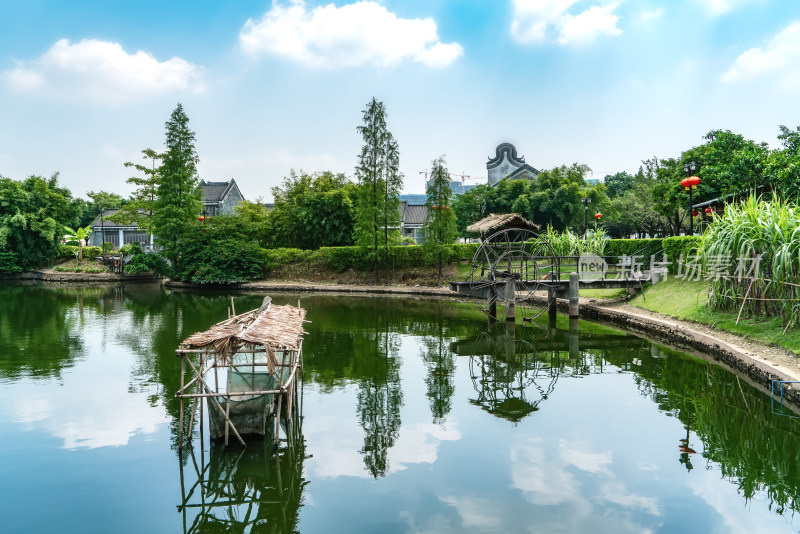 中式水乡景观池塘小船