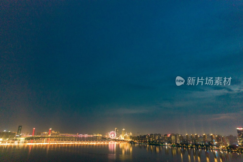 江西南昌赣江两岸夜景灯光航拍图