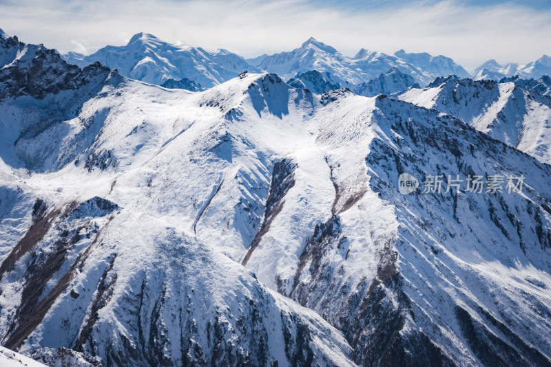 新疆天山山脉雪山山峰山脉