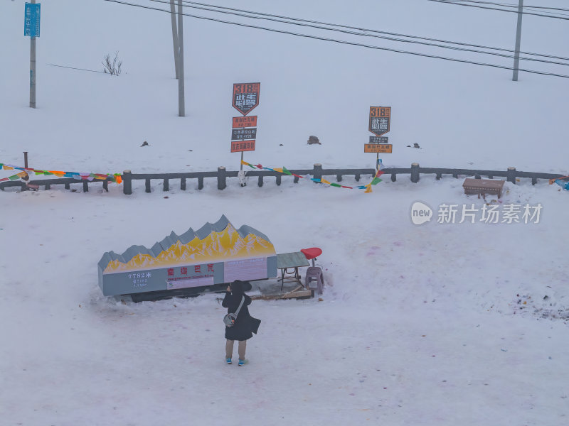 西藏林芝地区鲁朗小镇雪景高空航拍