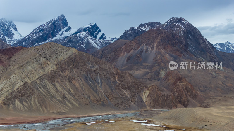 航拍新疆瓦罕走廊帕米尔高原雪山