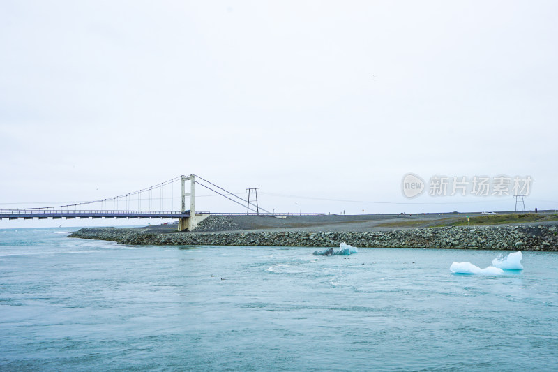 冰岛，杰古沙龙冰河湖与悬索桥