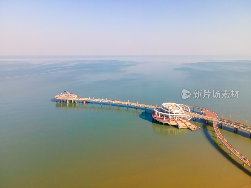 烟台海上栈桥航拍全景