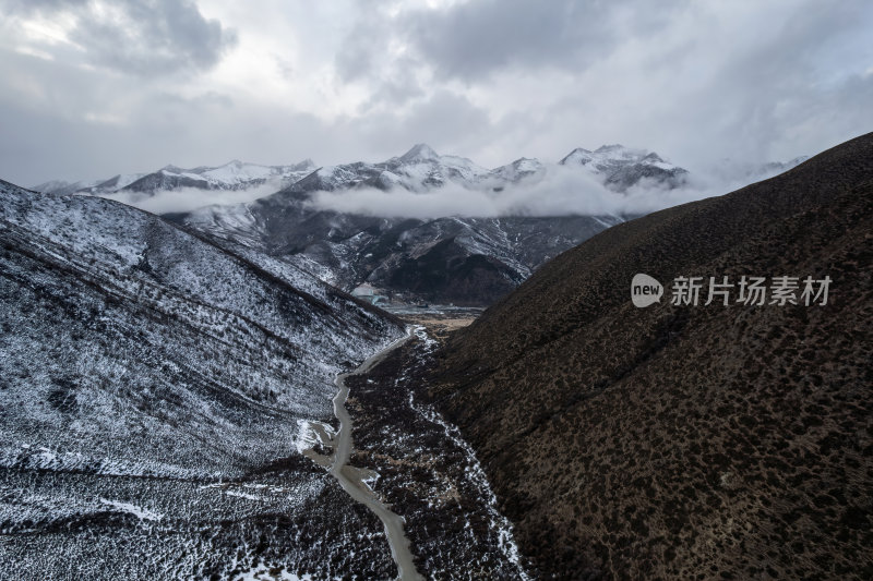 四川甘孜州高原子梅垭口贡嘎雪山航拍