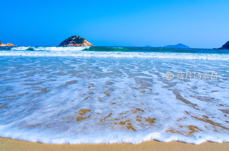 香港石澳旅游区滨海海景沙滩礁石海浪风景