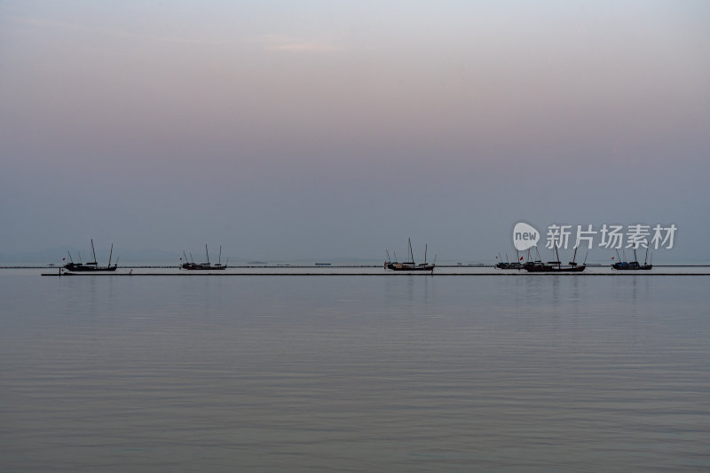 浙江湖州太湖月亮广场黄昏景观