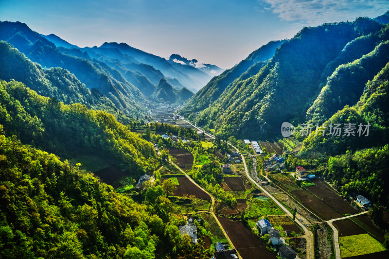 湖南神农架林区太阳坪自然保护区长坊村