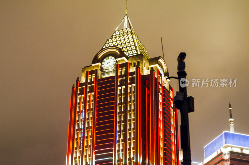 青岛栈桥海关大楼夜景