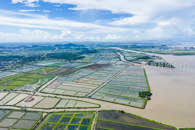 广东省中山市南朗街道崖口村的耕地和养殖场