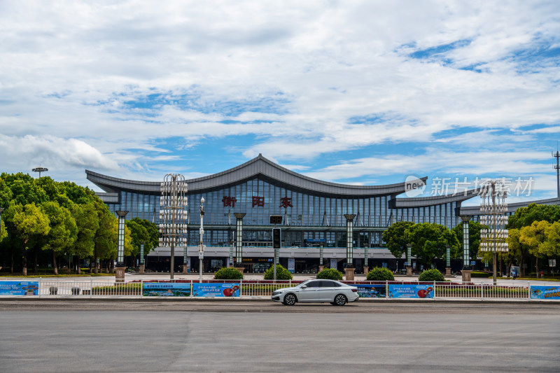 湖南省衡阳市高铁站外景广场